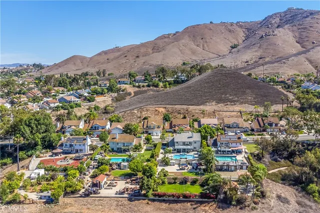 $999,999 | 16455 Lake Knoll Parkway, Riverside, CA 92503