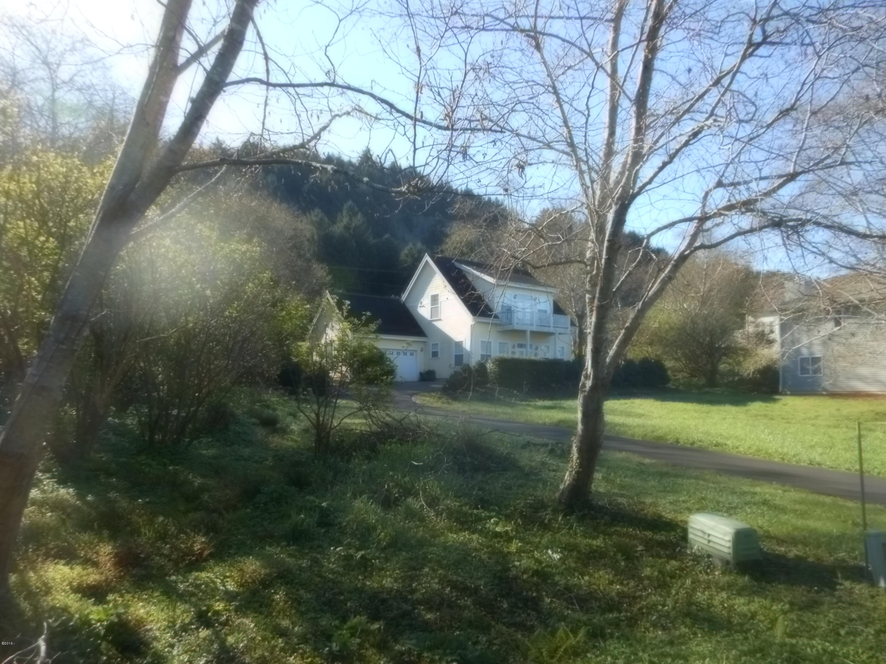 3600 Shell Street Yachats, OR 97498 - Photo 7 of 9 View of lot looking south