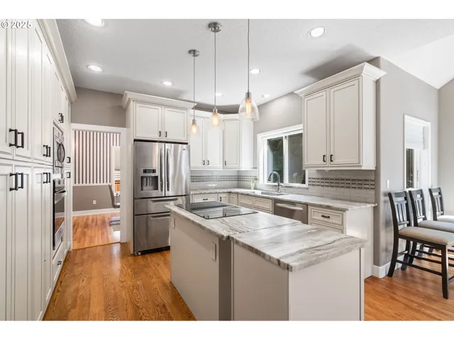 $810,000 | 4000 Southwest 30th Drive, Gresham, OR 97080