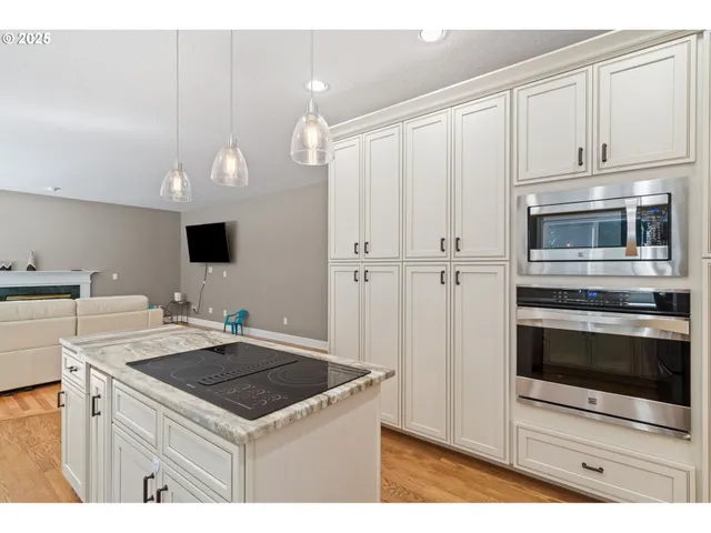 $810,000 | 4000 Southwest 30th Drive, Gresham, OR 97080