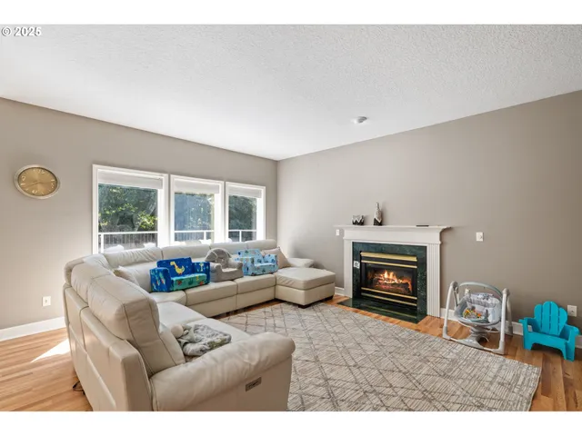 $810,000 | 4000 Southwest 30th Drive, Gresham, OR 97080