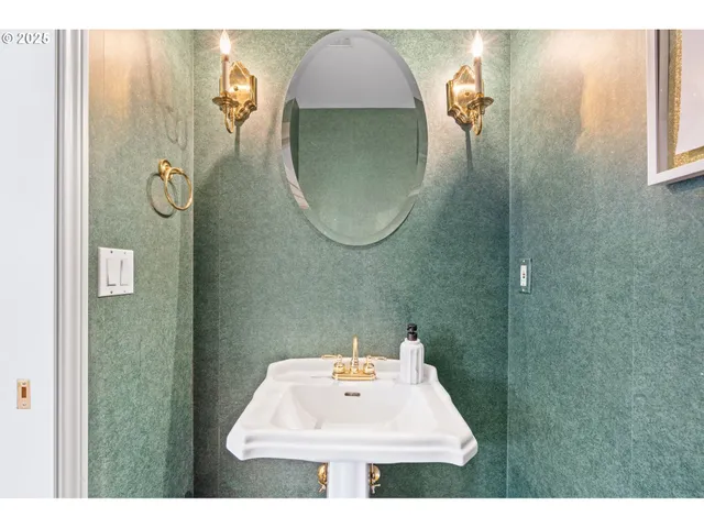 $810,000 | 4000 Southwest 30th Drive, Gresham, OR 97080