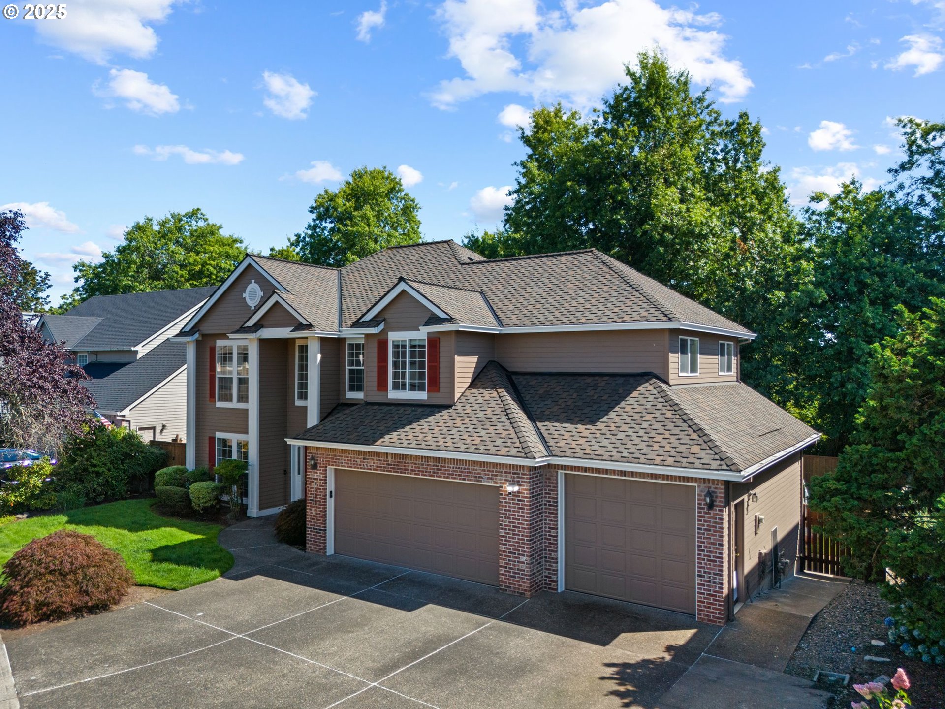 4000 Southwest 30th Drive Gresham, OR 97080 - Photo 21 of 47 a front view of a house with a garden