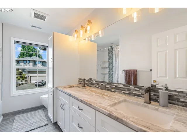 $810,000 | 4000 Southwest 30th Drive, Gresham, OR 97080