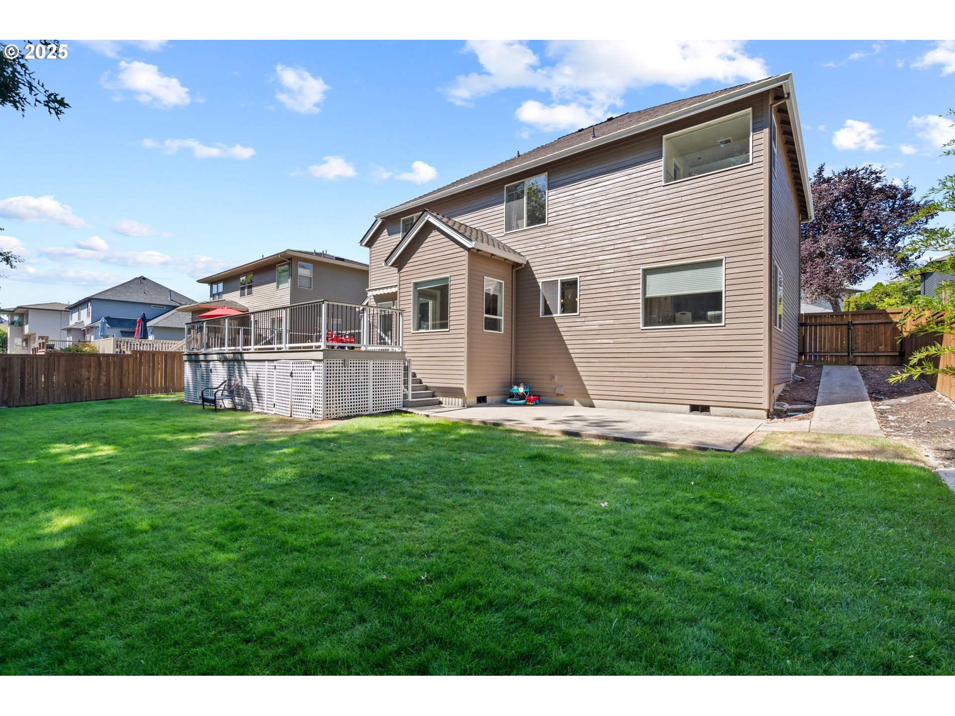4000 Southwest 30th Drive Gresham, OR 97080 - Photo 41 of 47 a backyard of a house with table and chairs