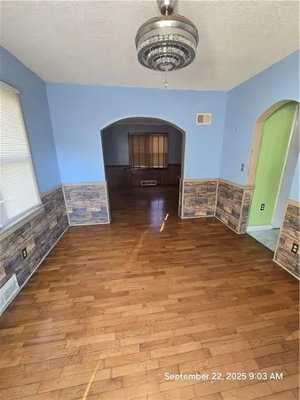 $109,900 | 625 West Broadway Street, Higginsville, MO 64037