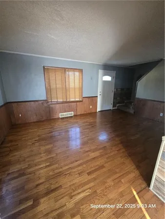 $109,900 | 625 West Broadway Street, Higginsville, MO 64037