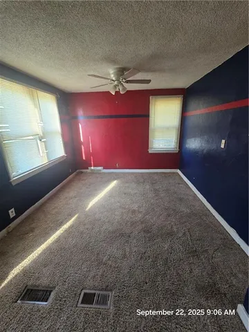 $109,900 | 625 West Broadway Street, Higginsville, MO 64037