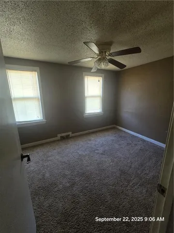 $109,900 | 625 West Broadway Street, Higginsville, MO 64037