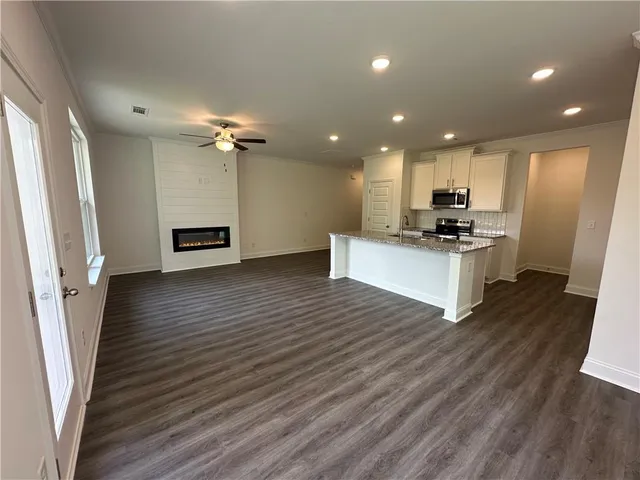 $382,562 | 5619 Chickory Drive, Unit 126, Flowery Branch, GA 30542