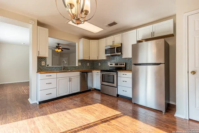 $1,425 | 2518 Paddle Creek, San Antonio, TX 78245