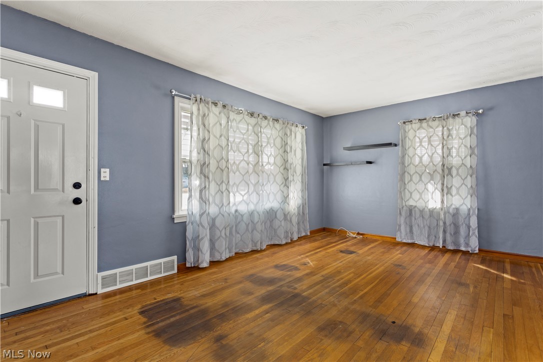 258 Hilliard Road Elyria, OH 44035 - Photo 10 of 27 Gallery Image 10