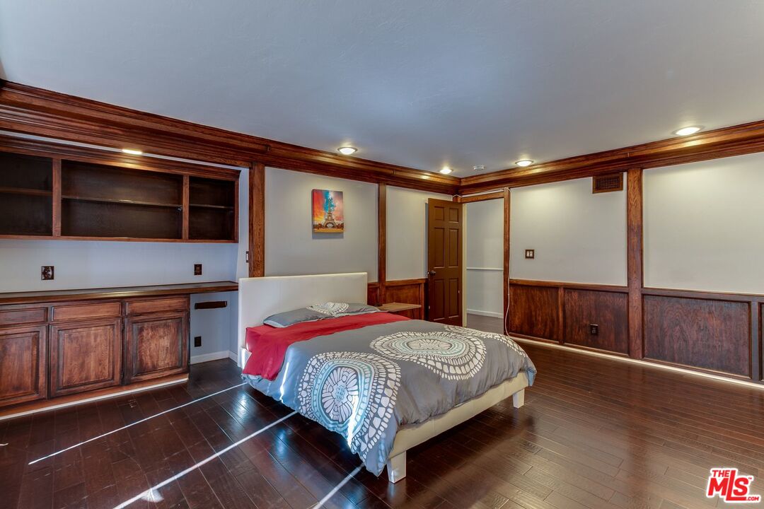 5150 Campo Road Woodland Hills, CA 91364 - Photo 17 of 53