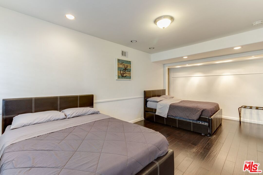 5150 Campo Road Woodland Hills, CA 91364 - Photo 23 of 53