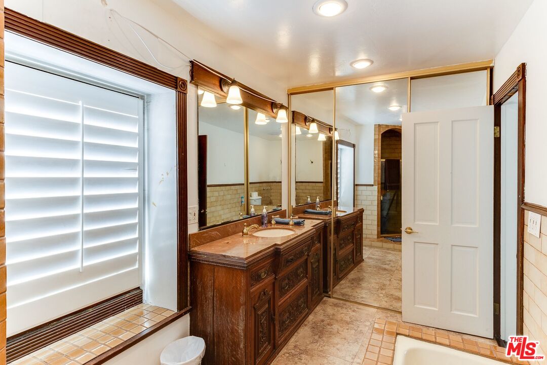 5150 Campo Road Woodland Hills, CA 91364 - Photo 29 of 53