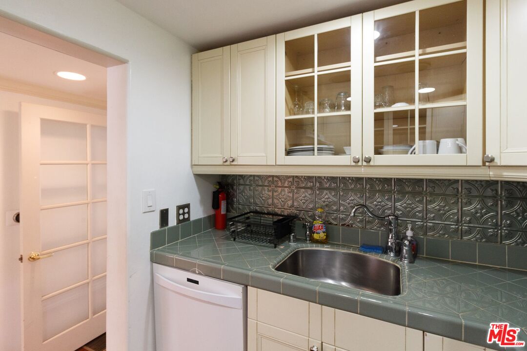 5150 Campo Road Woodland Hills, CA 91364 - Photo 39 of 53