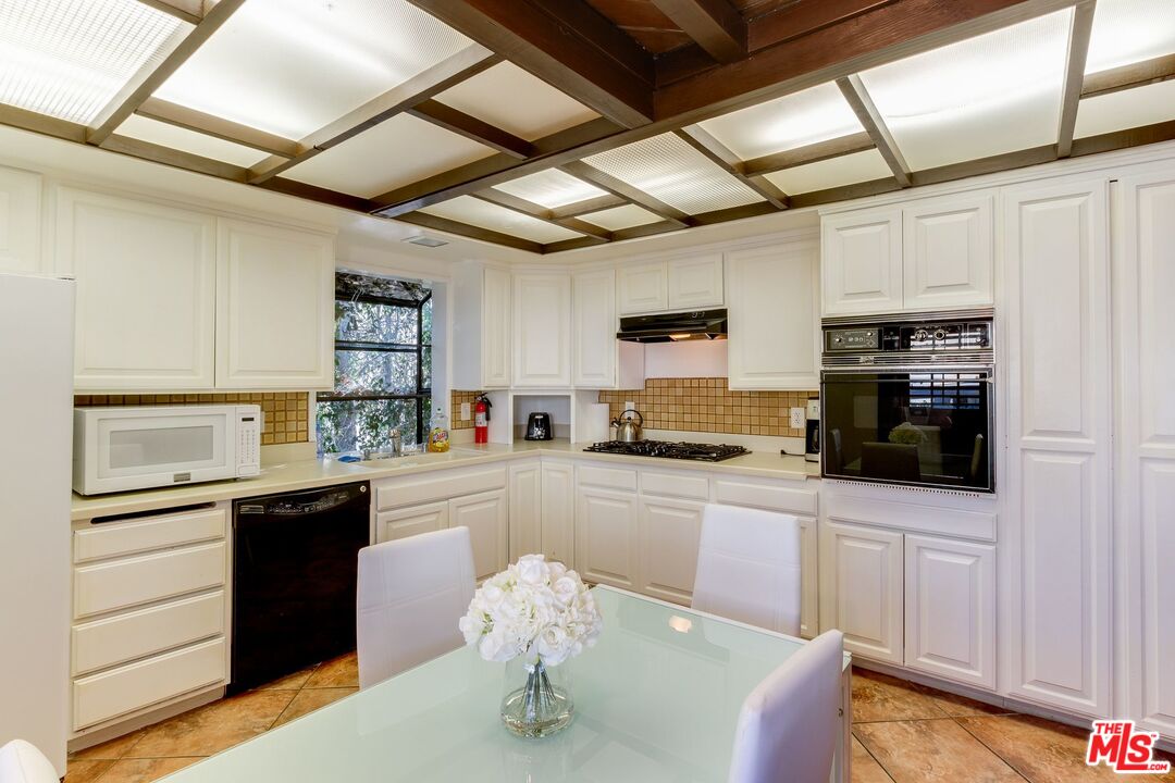 5150 Campo Road Woodland Hills, CA 91364 - Photo 7 of 53