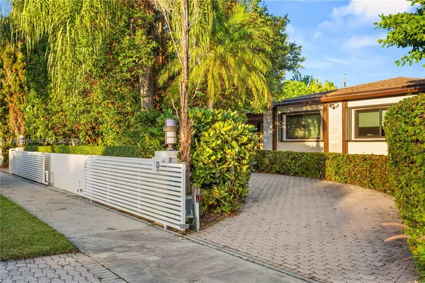 $1,398,000 | 8115 Southwest 92nd Court, Miami, FL 33173