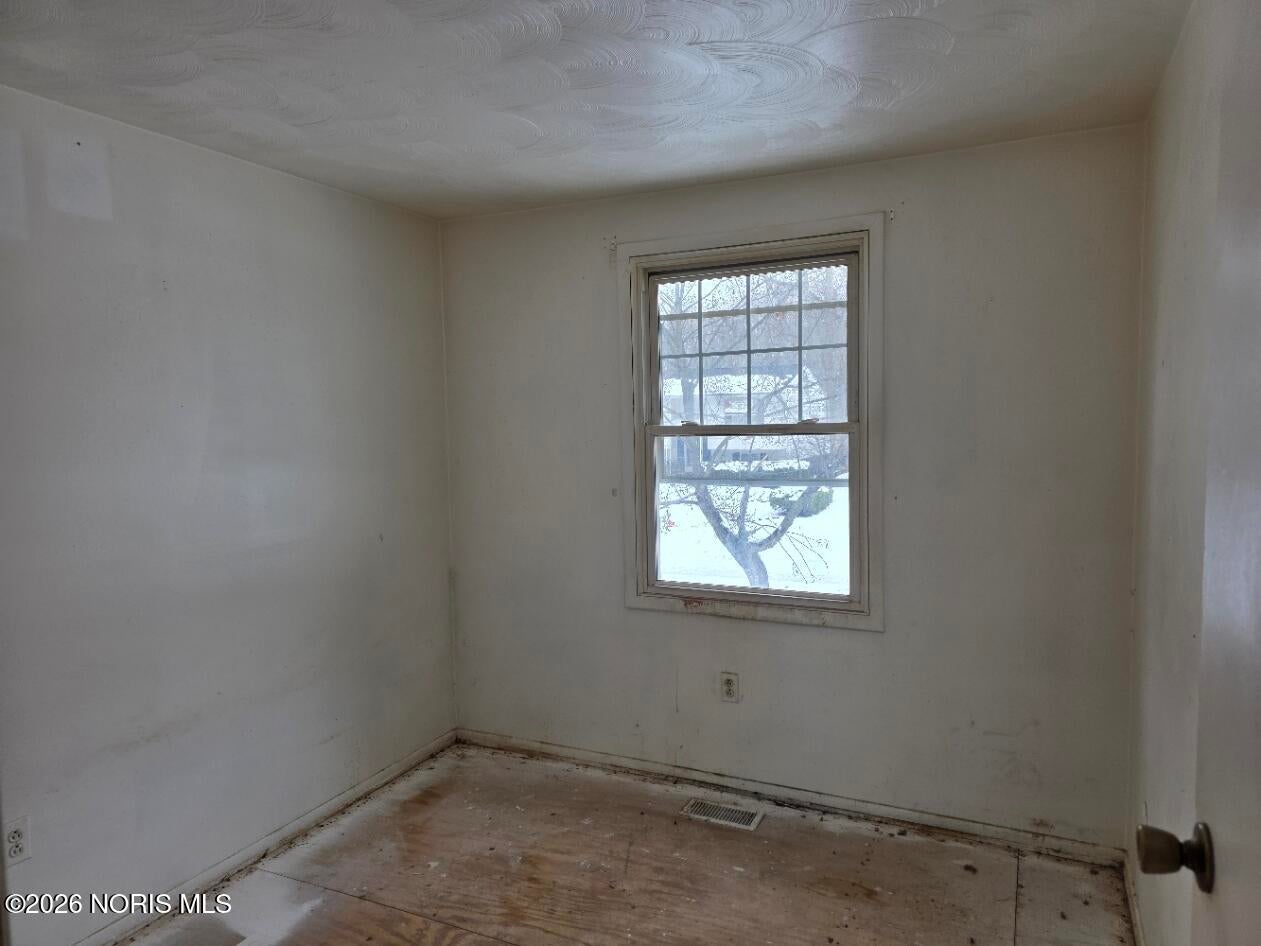 735 Southbriar Road Toledo, OH 43607 - Photo 11 of 11 20260121_133914