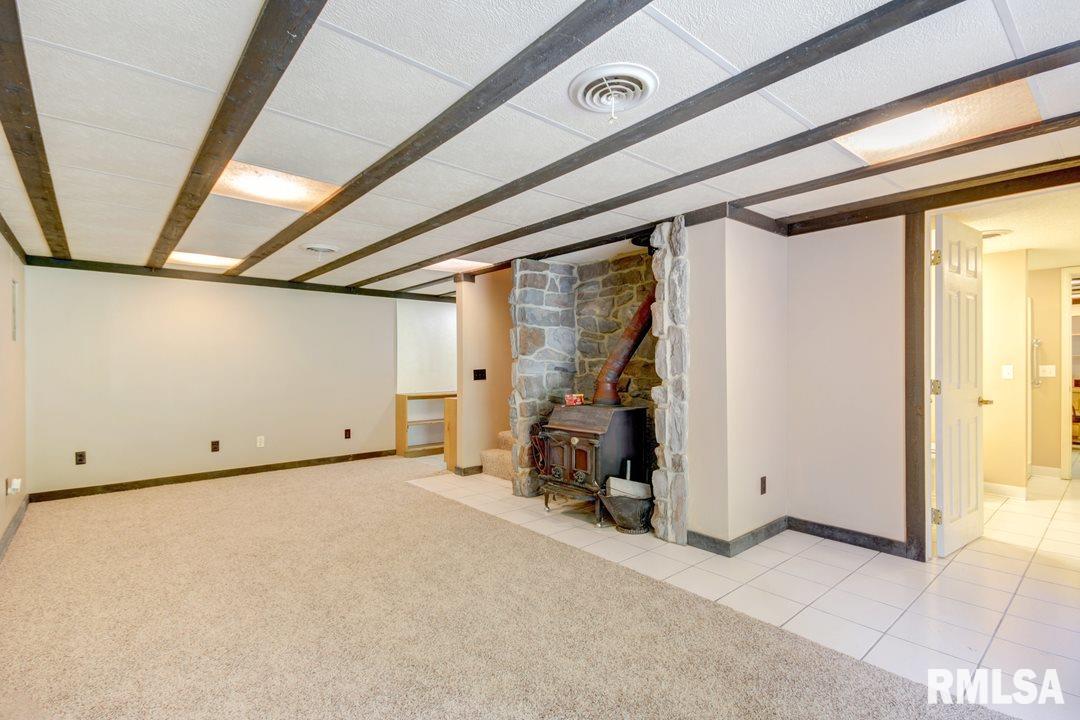 13438 Stamper Road Girard, IL 62640 - Photo 11 of 33