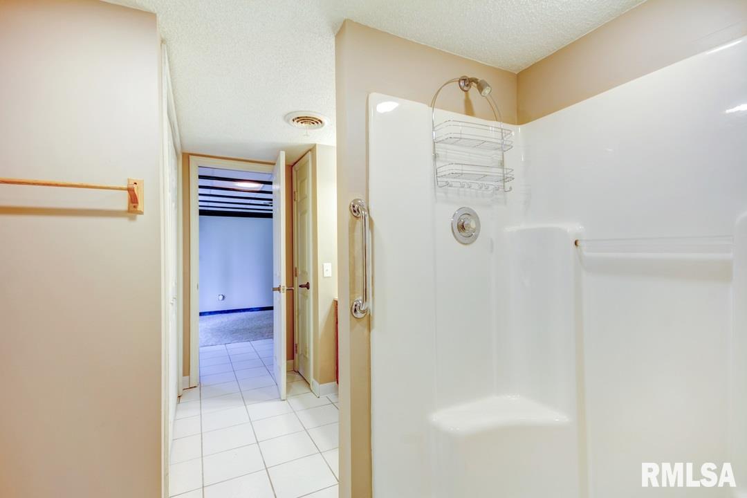 13438 Stamper Road Girard, IL 62640 - Photo 13 of 33