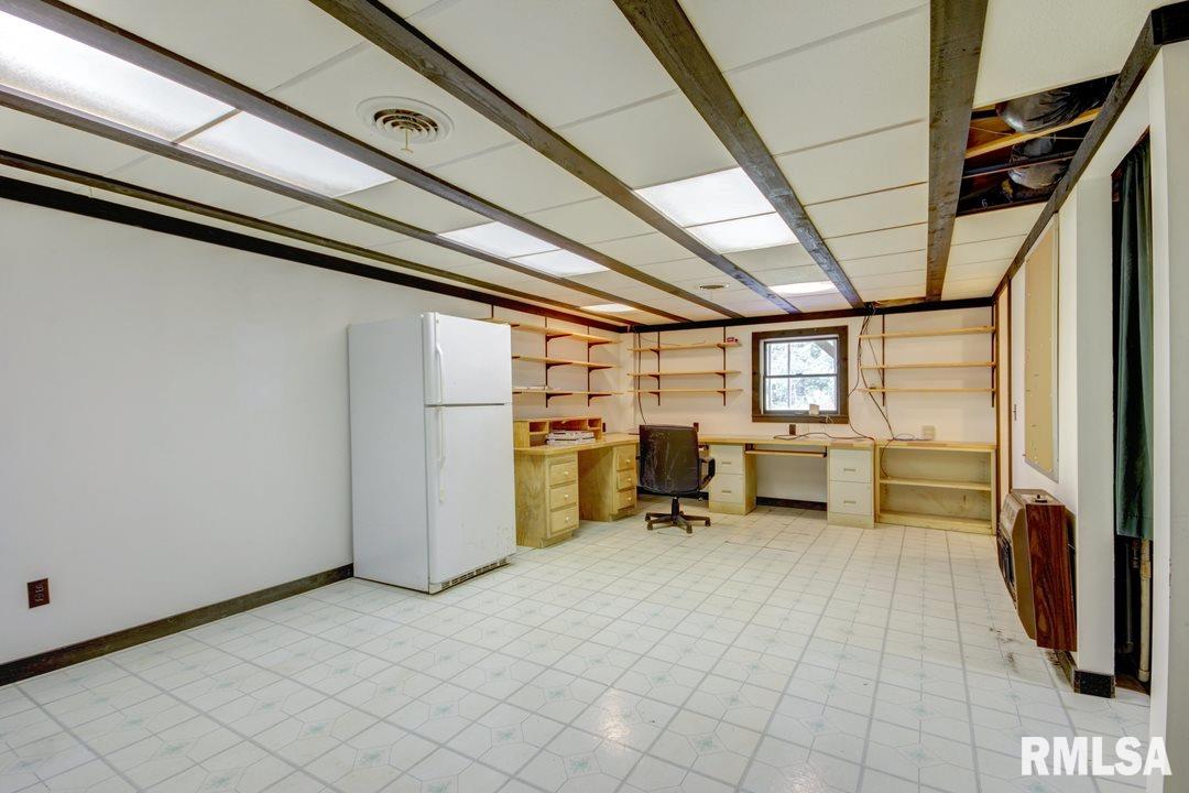 13438 Stamper Road Girard, IL 62640 - Photo 14 of 33