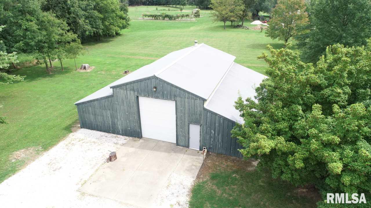 13438 Stamper Road Girard, IL 62640 - Photo 16 of 33