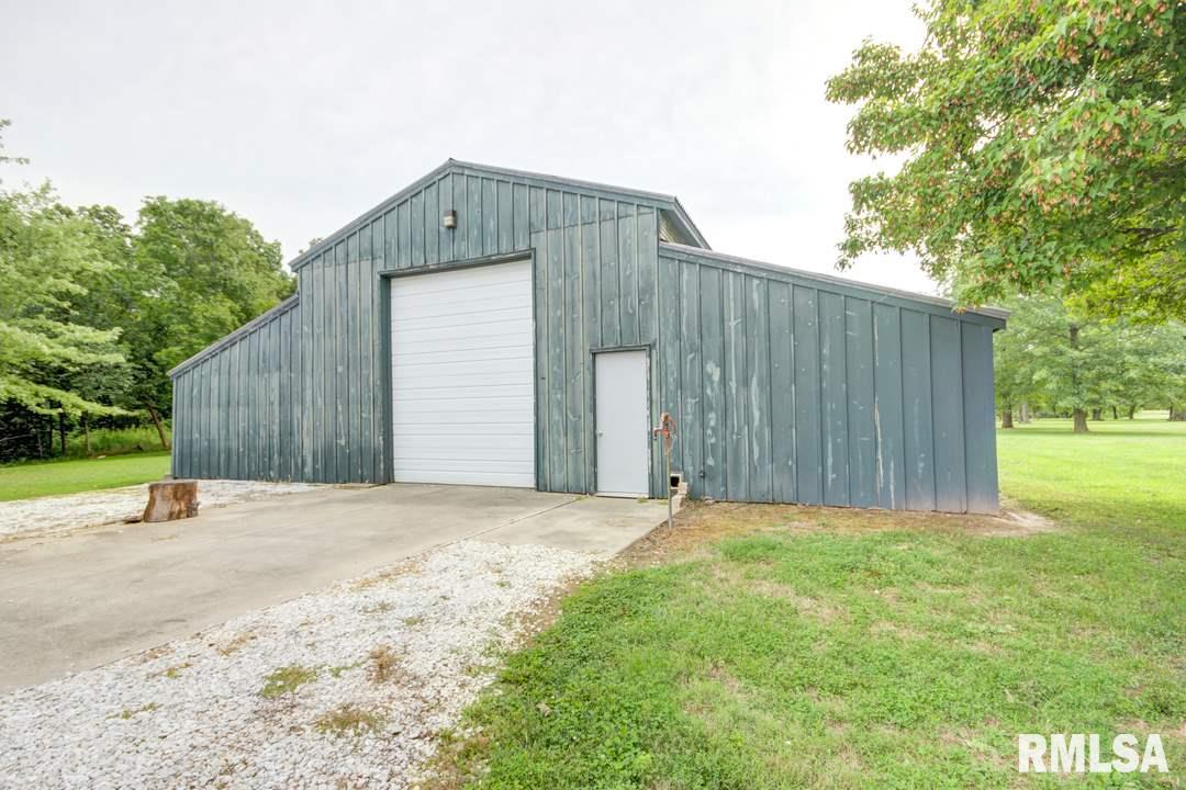 13438 Stamper Road Girard, IL 62640 - Photo 18 of 33