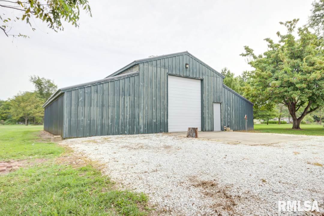 13438 Stamper Road Girard, IL 62640 - Photo 20 of 33