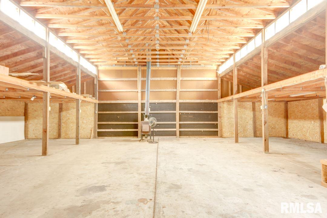 13438 Stamper Road Girard, IL 62640 - Photo 23 of 33