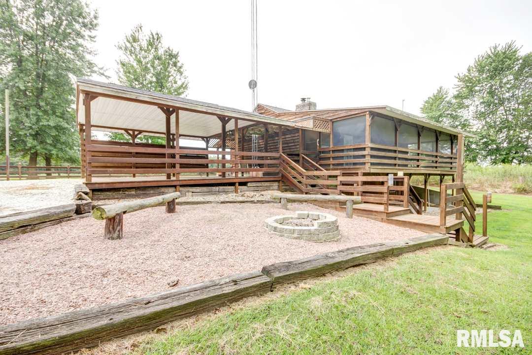 13438 Stamper Road Girard, IL 62640 - Photo 28 of 33
