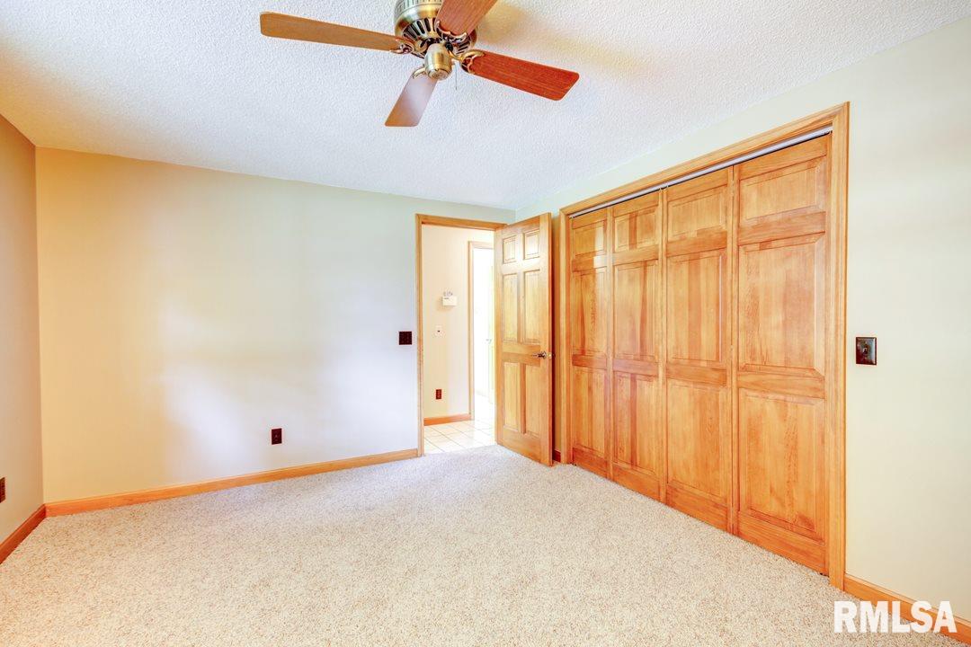 13438 Stamper Road Girard, IL 62640 - Photo 6 of 33