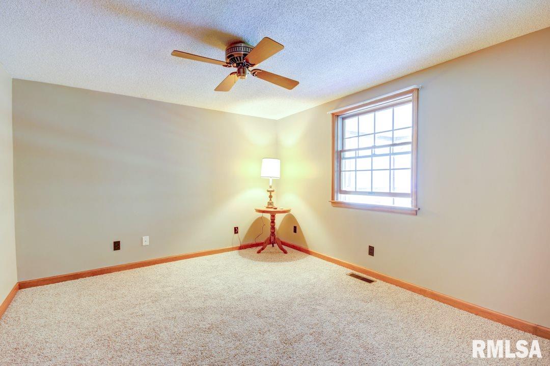 13438 Stamper Road Girard, IL 62640 - Photo 7 of 33