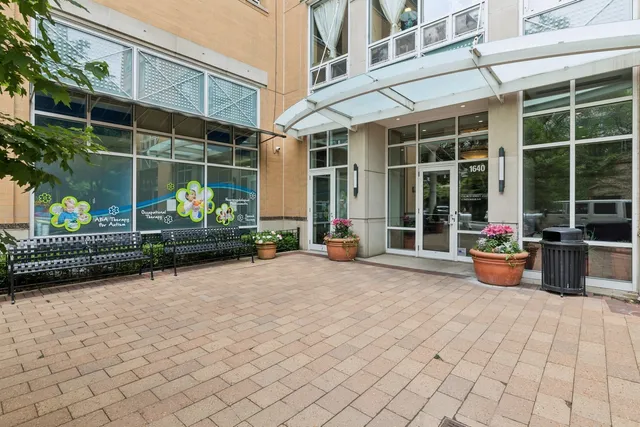 $659,000 | 1640 Maple Avenue, Unit 1202, Evanston, IL 60201