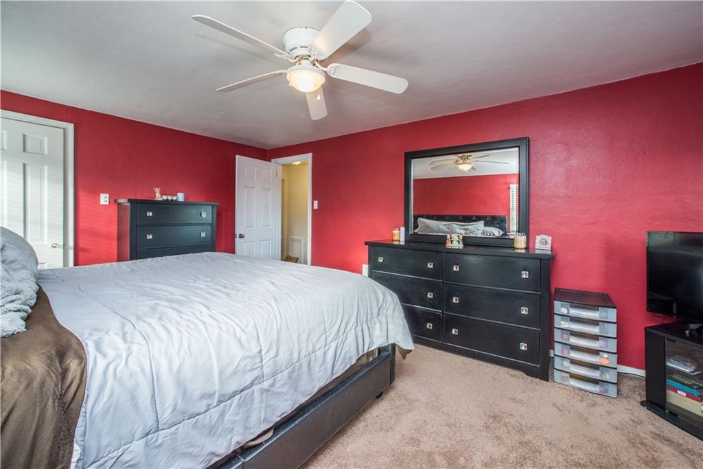 555 Old Farm Road Pittsburgh, PA 15234 - Photo 17 of 24