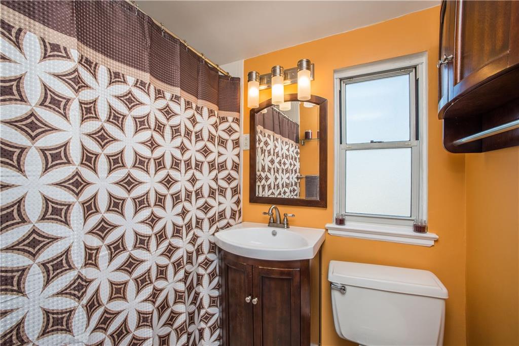 555 Old Farm Road Pittsburgh, PA 15234 - Photo 18 of 24