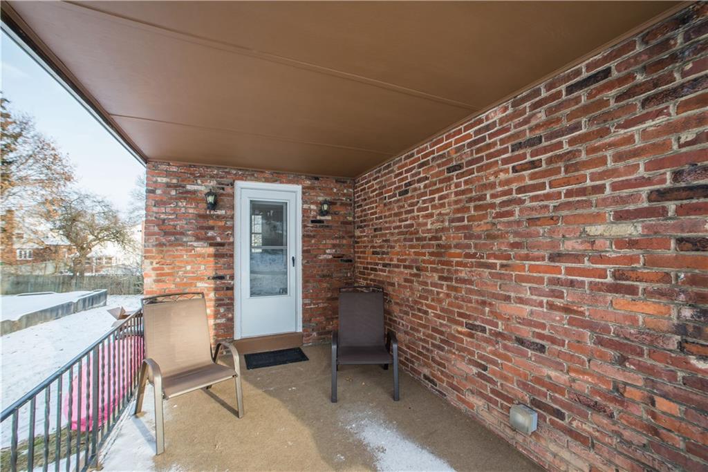555 Old Farm Road Pittsburgh, PA 15234 - Photo 4 of 24