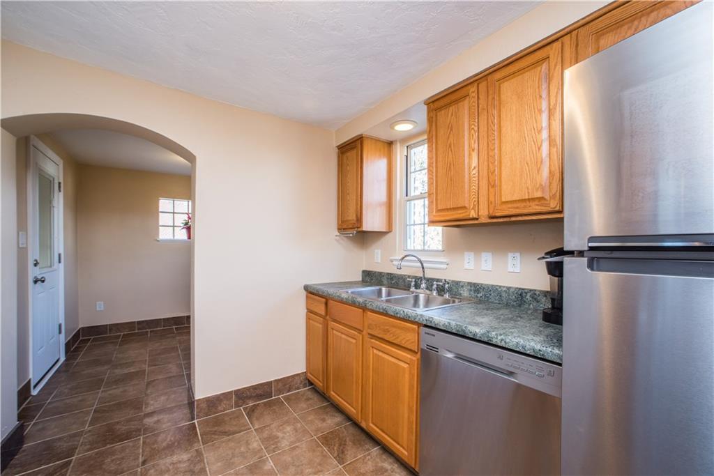 555 Old Farm Road Pittsburgh, PA 15234 - Photo 10 of 24