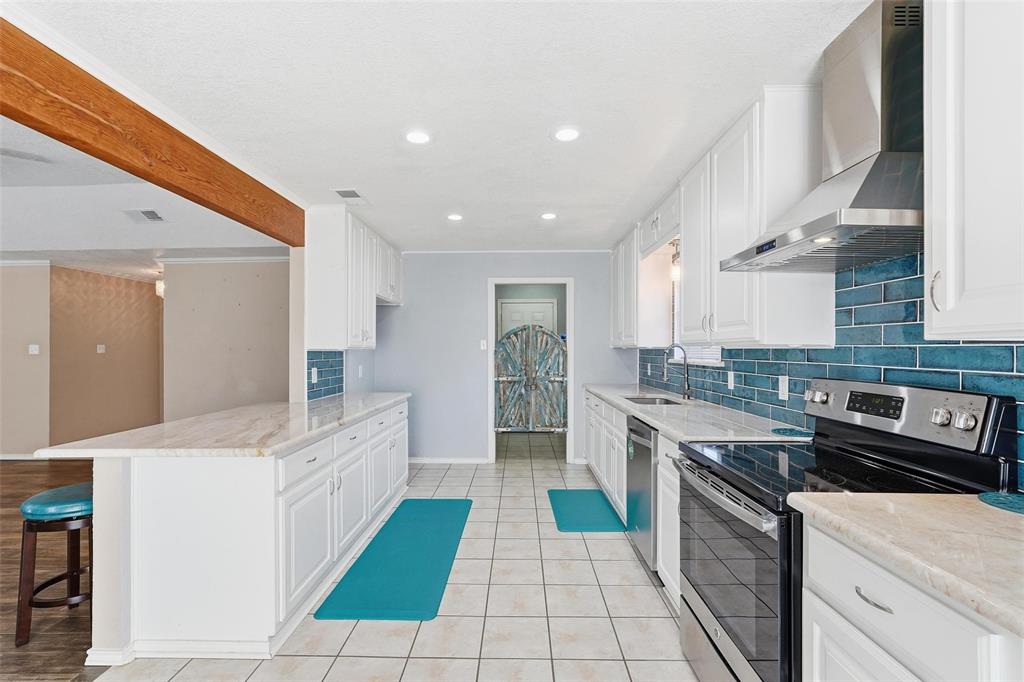 5240 Hill Ridge Drive Fort Worth, TX 76135 - Photo 15 of 40