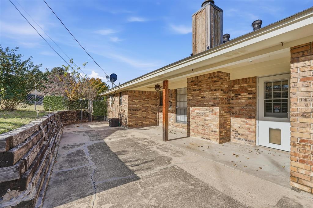 5240 Hill Ridge Drive Fort Worth, TX 76135 - Photo 37 of 40