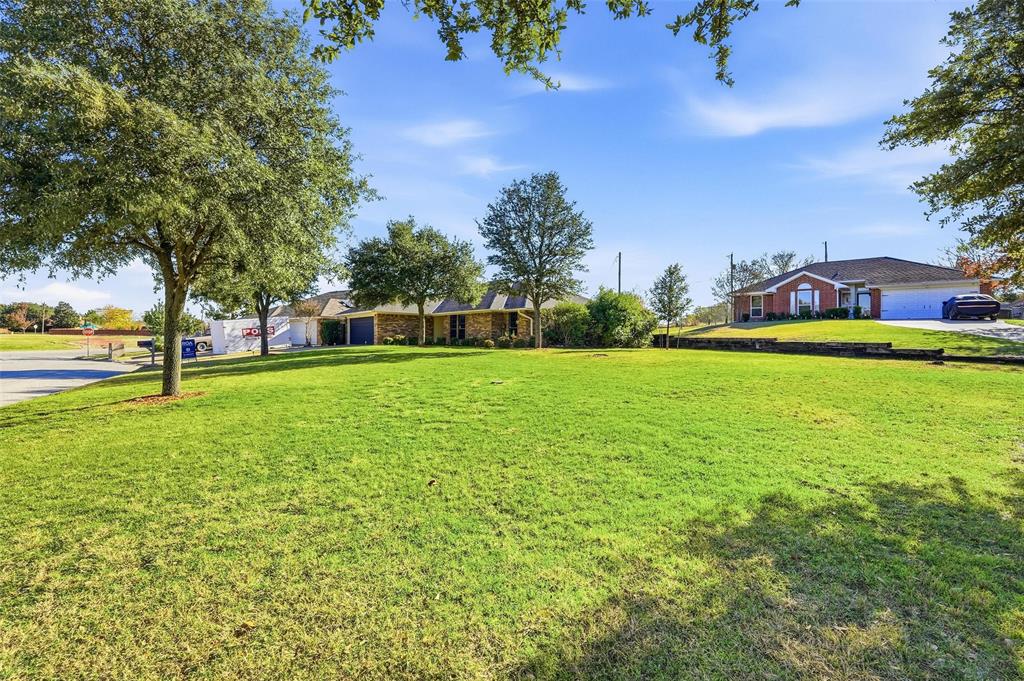 5240 Hill Ridge Drive Fort Worth, TX 76135 - Photo 4 of 40