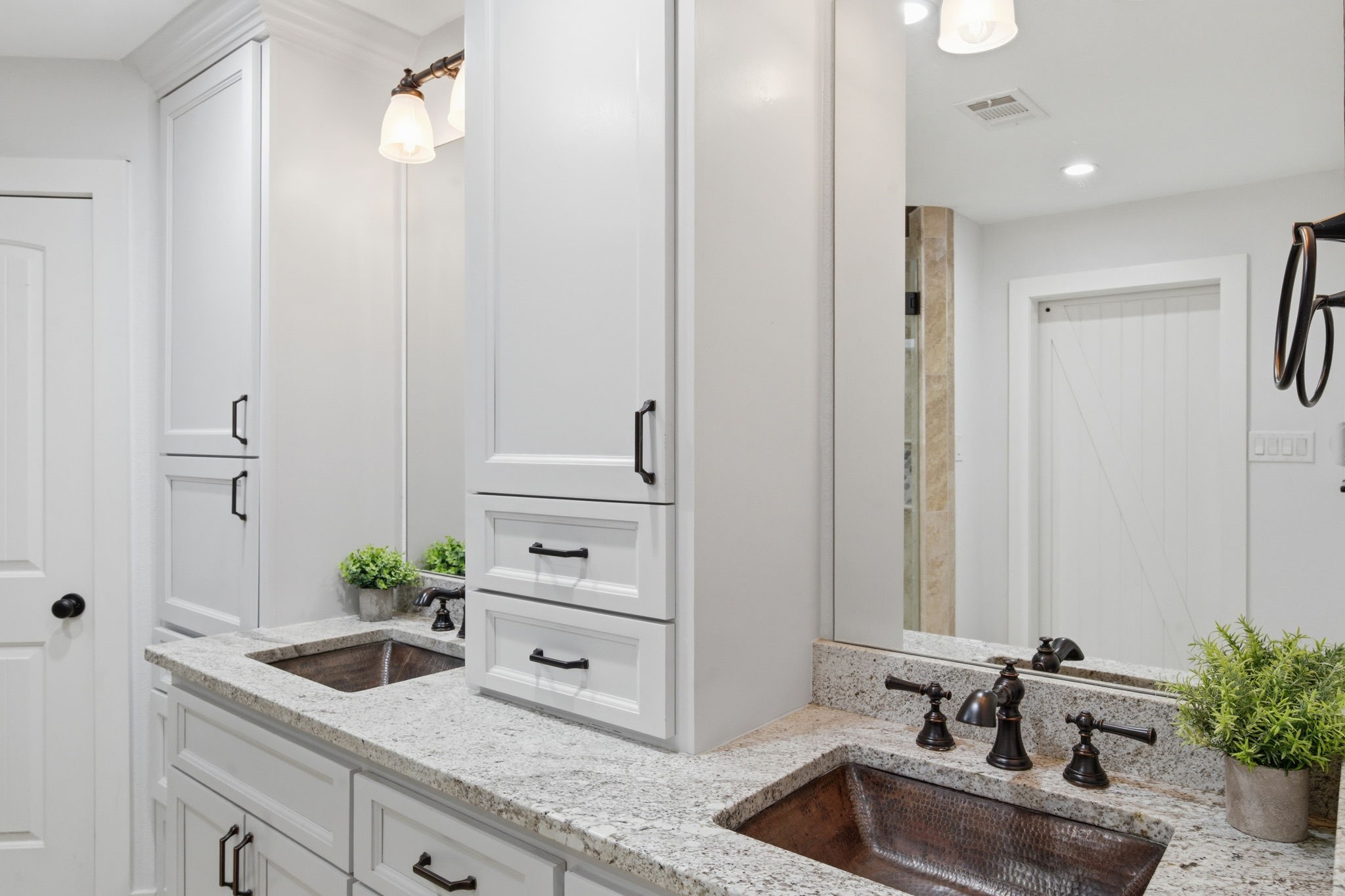 14 Ridgeline Court Spring, TX 77381 - Photo 24 of 40 Check out these beautiful hammered copper sinks!