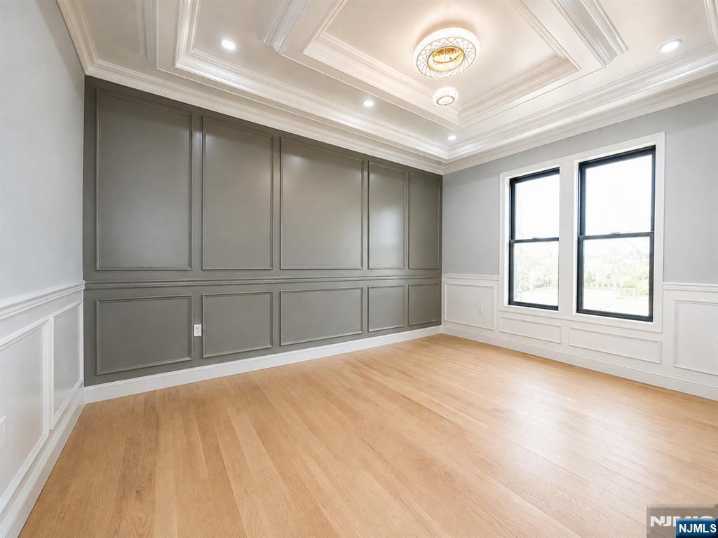412 Gregory Road Paramus, NJ 07652 - Photo 6 of 45 Gallery Image 6