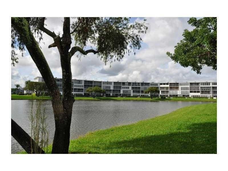 4030 Hythe B, Unit 4030 Boca Raton, FL 33434 - Photo 6 of 24 Photo 6