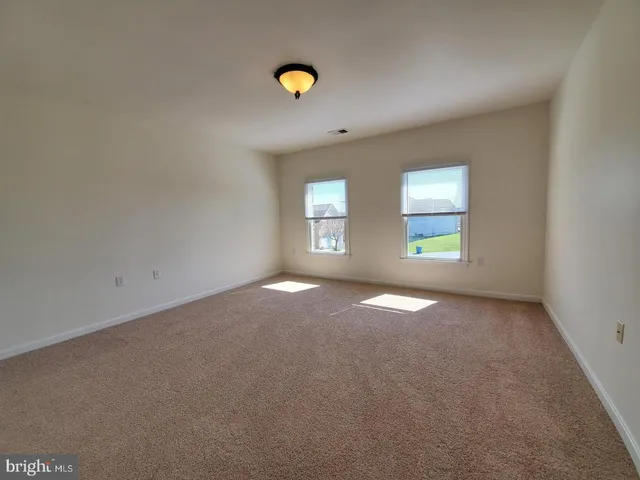 a view of empty room with window