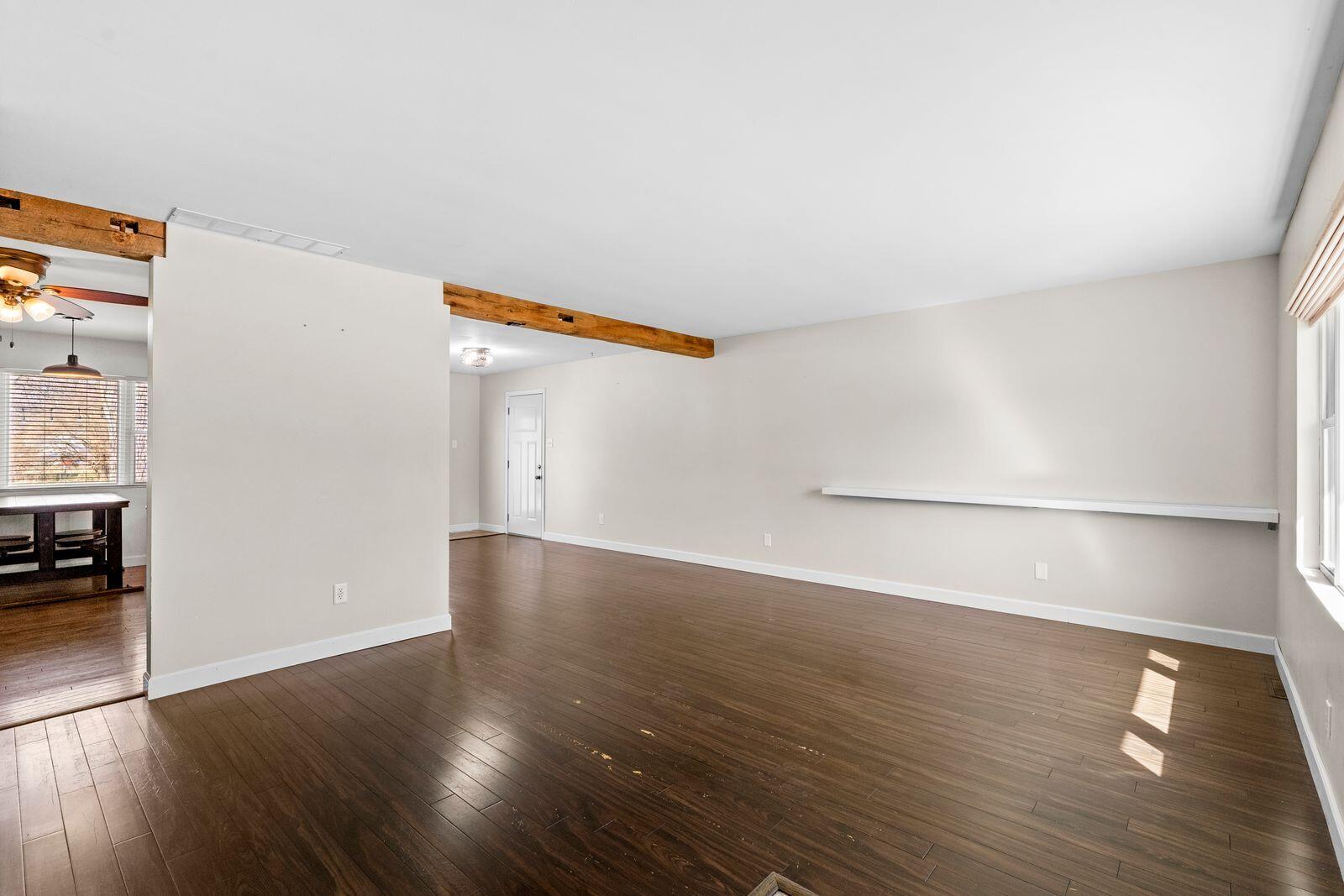 204 Wagner Road Porter, IN 46304 - Photo 3 of 25 1600x1067