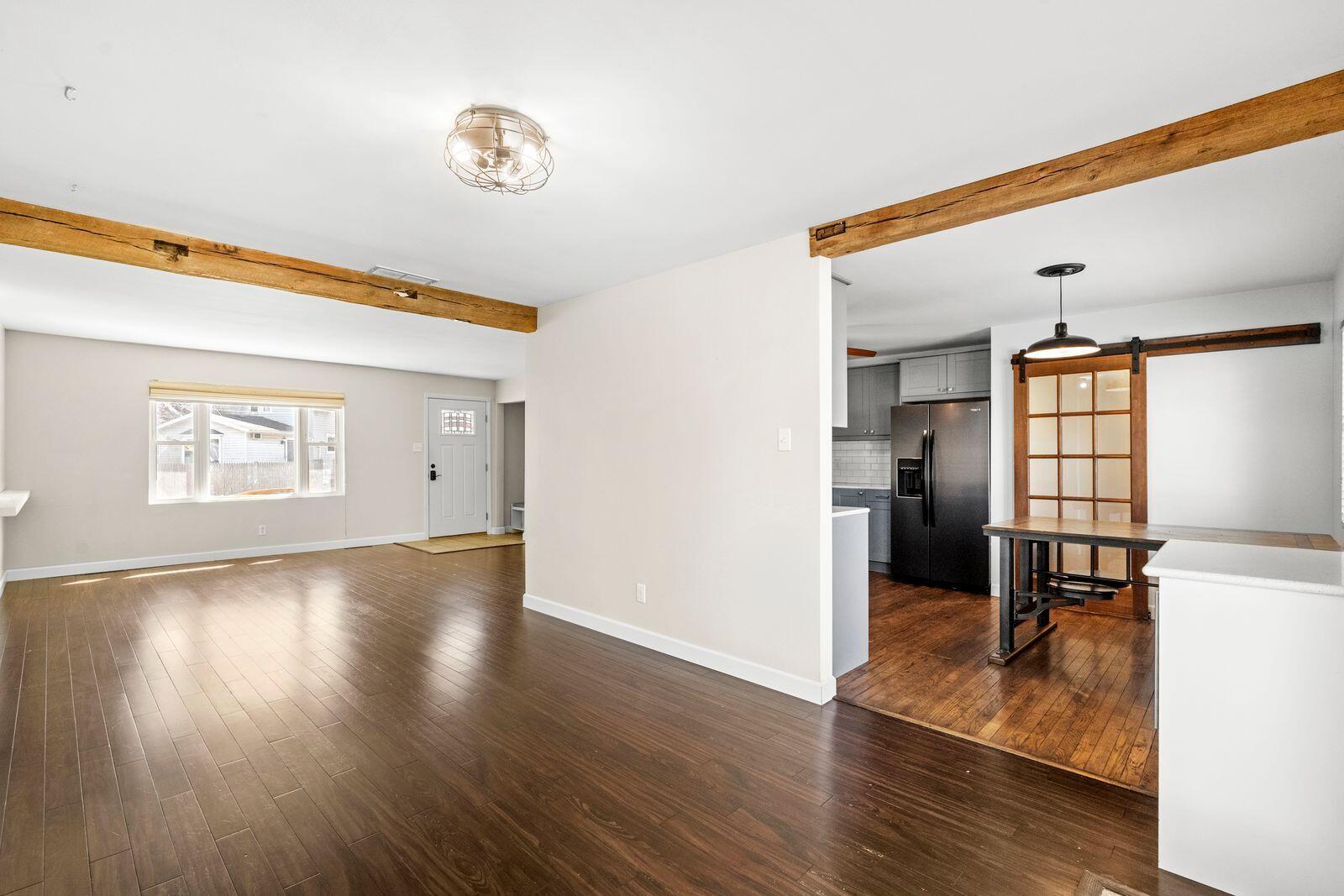 204 Wagner Road Porter, IN 46304 - Photo 4 of 25 1600x1067