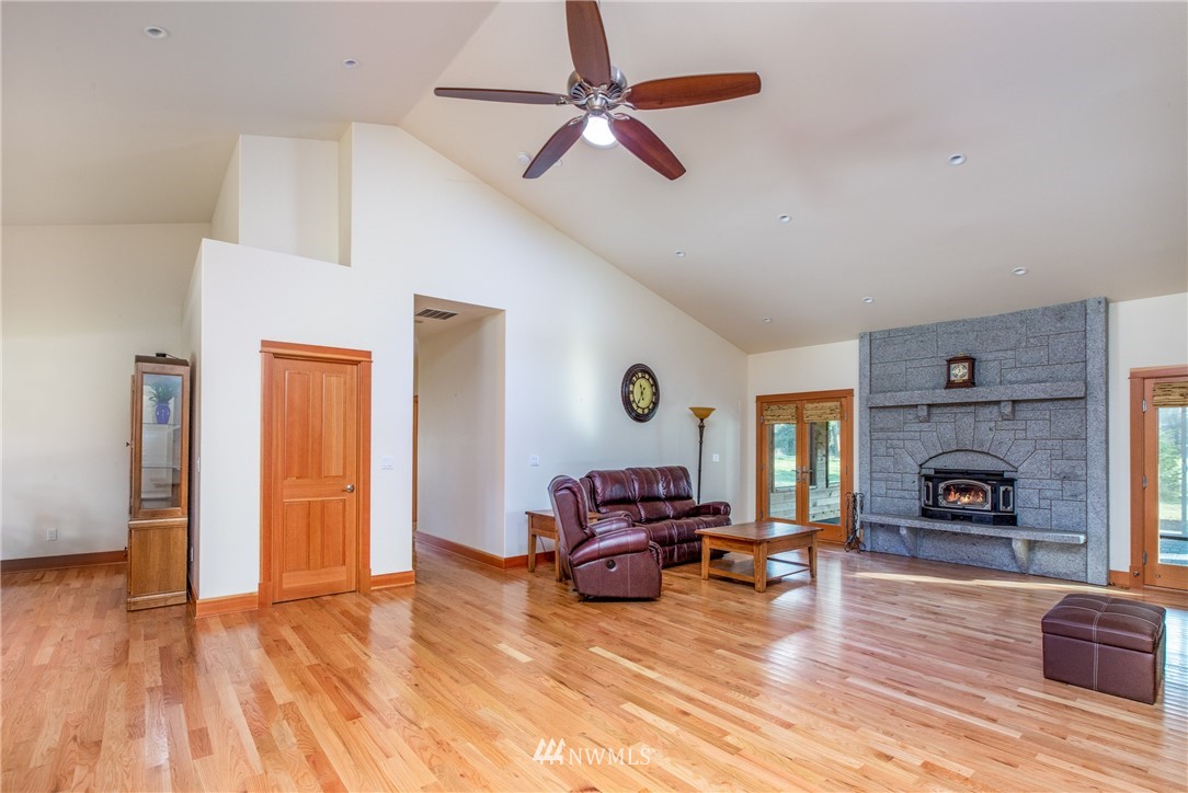 11310 Harris Road Southeast Yelm, WA 98597 - Photo 5 of 25 Gallery Image 5
