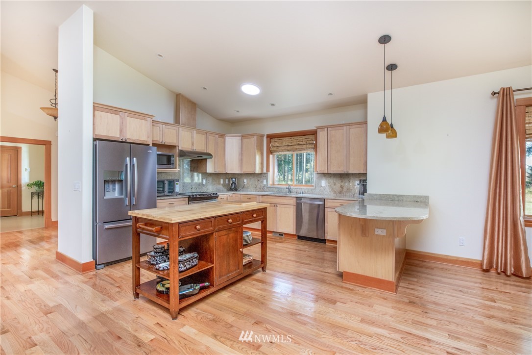 11310 Harris Road Southeast Yelm, WA 98597 - Photo 8 of 25 Gallery Image 8