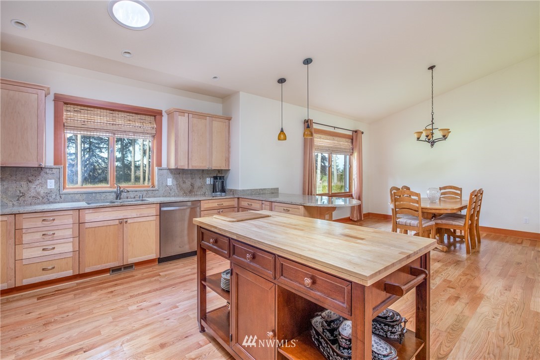 11310 Harris Road Southeast Yelm, WA 98597 - Photo 9 of 25 Gallery Image 9